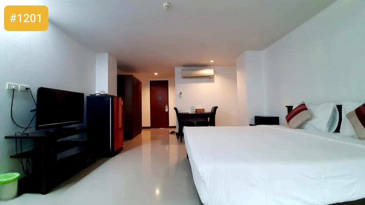 City Plaza Nana Hotel Bangkok Bagian luar foto