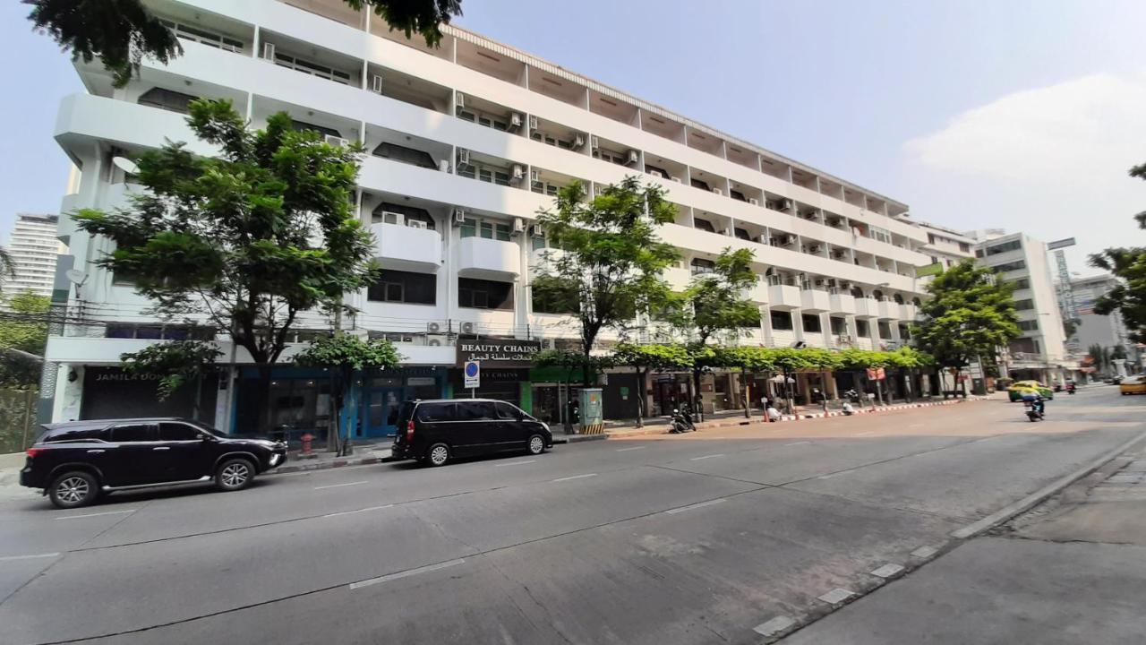 City Plaza Nana Hotel Bangkok Bagian luar foto
