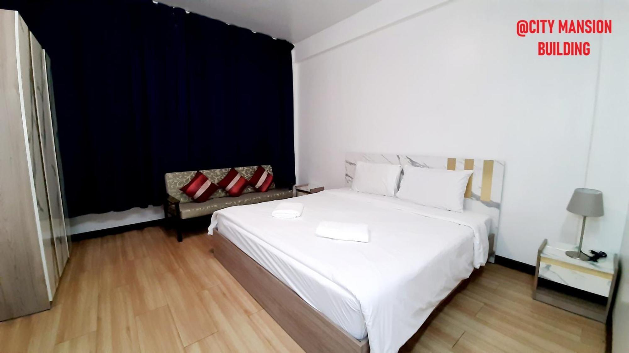 City Plaza Nana Hotel Bangkok Bagian luar foto