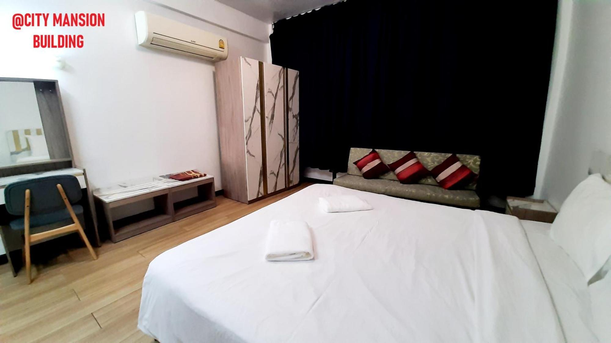 City Plaza Nana Hotel Bangkok Bagian luar foto